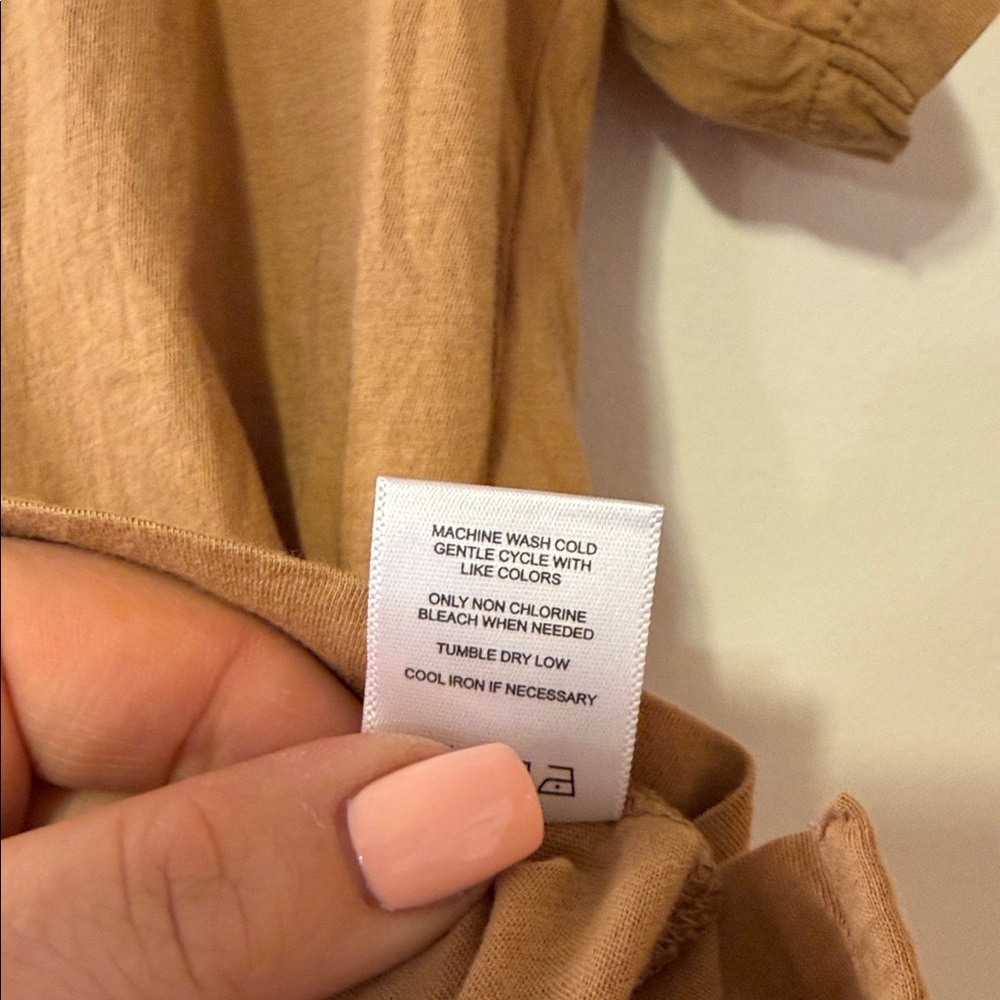 Cuyana women's Tan V-Neck Top size small - Picture 6 of 8